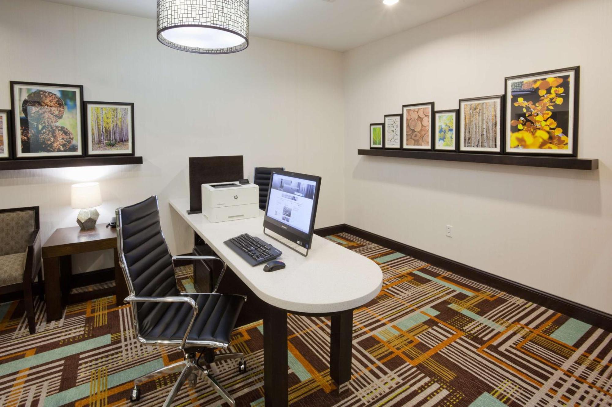 โฮมวู้ด สวีท บาย ฮิลตัน แดเวนพอร์ต Hotel เบ็ทเทนดอร์ฟ ภายนอก รูปภาพ