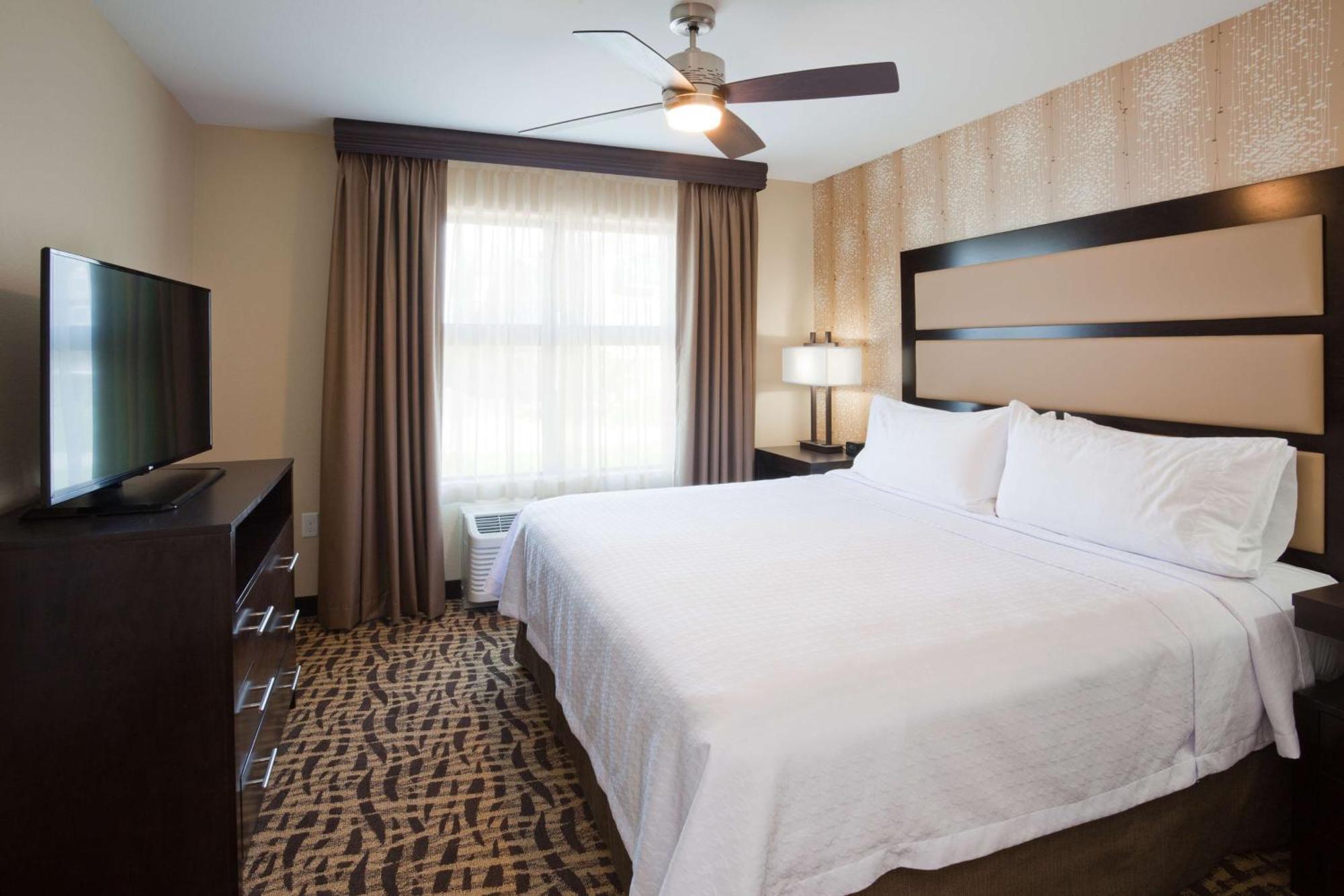 โฮมวู้ด สวีท บาย ฮิลตัน แดเวนพอร์ต Hotel เบ็ทเทนดอร์ฟ ภายนอก รูปภาพ