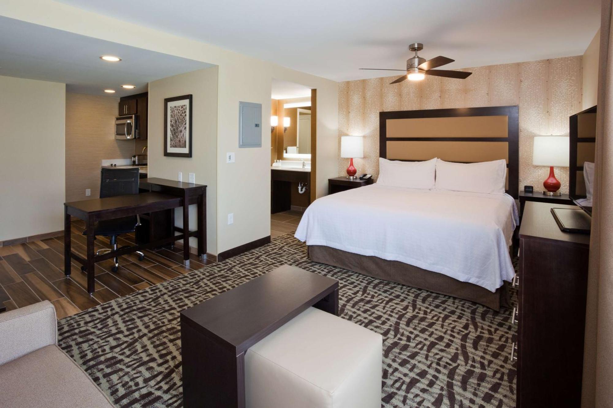 โฮมวู้ด สวีท บาย ฮิลตัน แดเวนพอร์ต Hotel เบ็ทเทนดอร์ฟ ภายนอก รูปภาพ