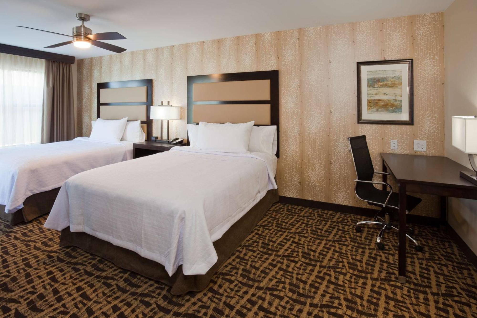 โฮมวู้ด สวีท บาย ฮิลตัน แดเวนพอร์ต Hotel เบ็ทเทนดอร์ฟ ภายนอก รูปภาพ